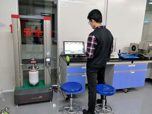 南方包裝的試驗機測試現(xiàn)場