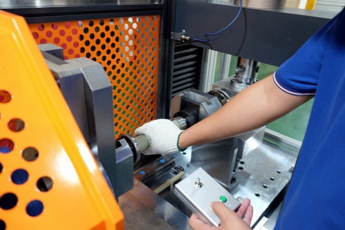 新品新聞：拉壓彎扭一體試驗(yàn)機(jī)向客戶發(fā)貨